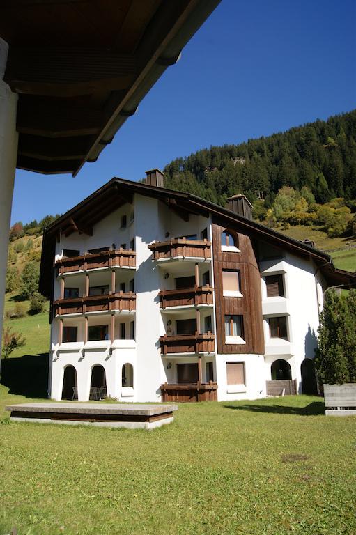Cadras Daire Tinzen Oda fotoğraf